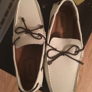 Alfani white boat slip-one